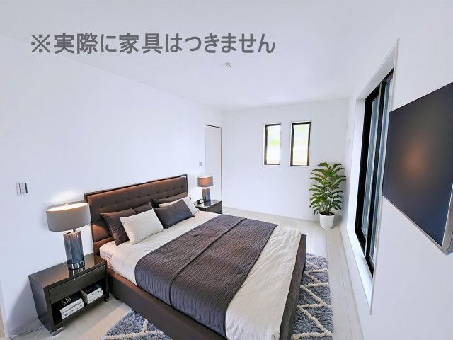 新築戸建・建売　郡山市深沢二丁目　GRAFARE　全2棟の洋室|2面採光で明るい洋室です！ホワイト基調の爽やか空間からインナーバルコニーにも出られます♪