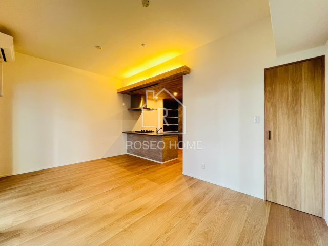 BRAVE新町の居間・リビング