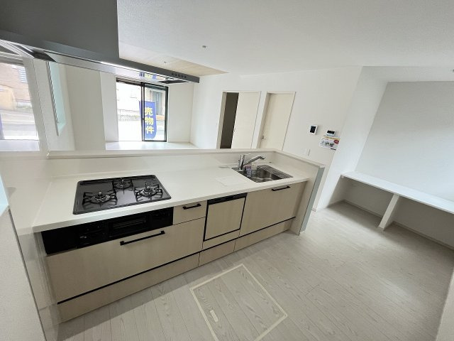 【キッチン】 | 糟屋郡須恵町旅石5期　1号棟（全2棟）【仲介手数料無料・0円】 | 現地写真。