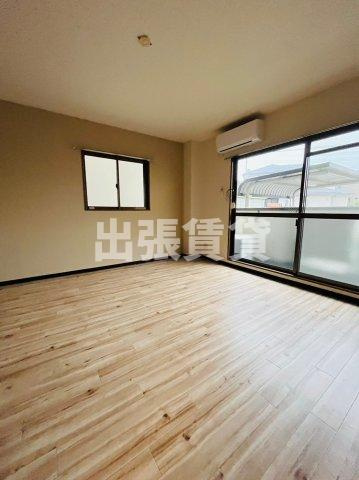 仲介手数料0円！エルメゾンの居間・リビング