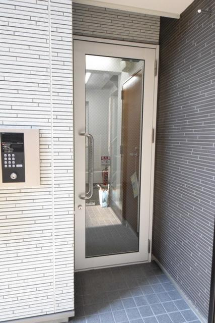 練馬区関町南３丁目のアパートのエントランス