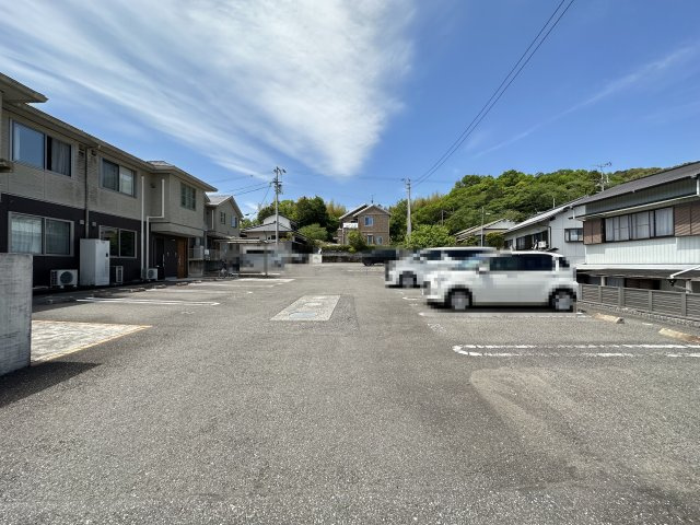 シャーメゾン万々Ⅰの駐車場
