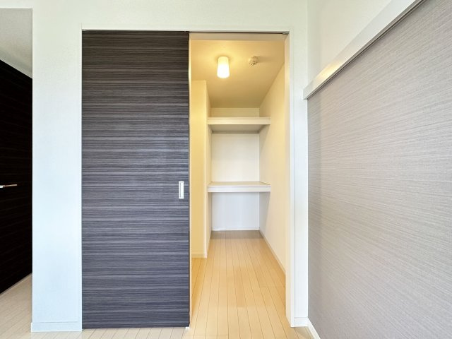 シャーメゾン初月Ⅱ B棟の収納