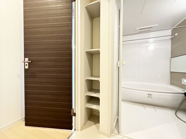 シャーメゾン初月Ⅱ B棟の収納