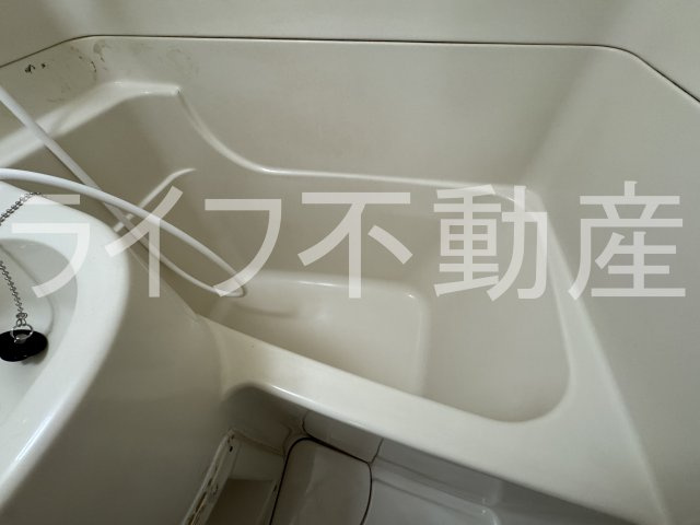 ガーデンハイツの浴室|落ち着いた空間のお風呂です