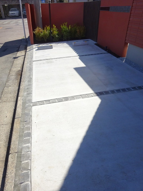 メゾン行久の駐車場