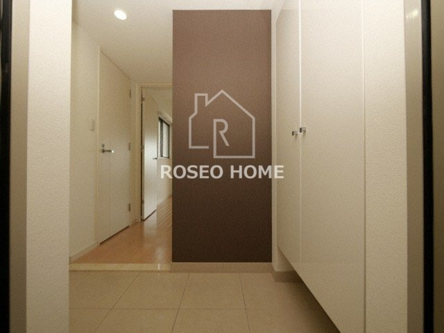 セイワパレス京橋コルティーレの玄関