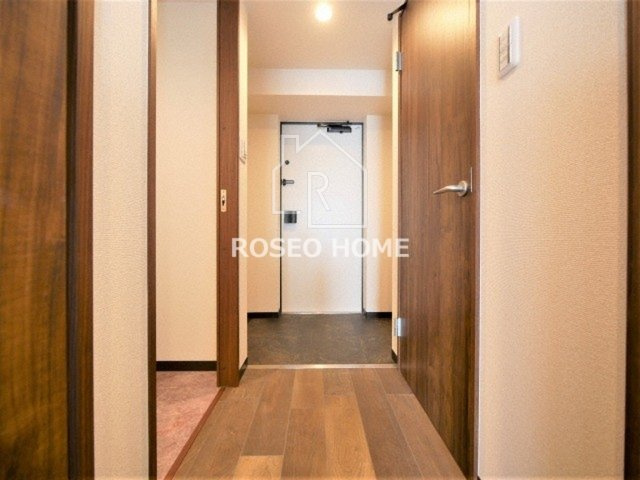 ブリリアントジュネス本町の玄関