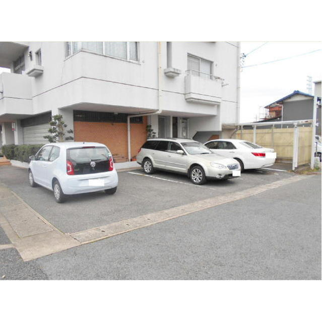 岐阜市八代２丁目の事務所の駐車場|駐車場