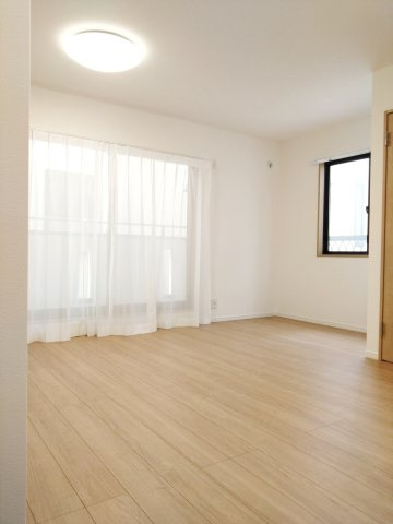 カワサキシナカハラクイダナカノチョウコダテの居間・リビング