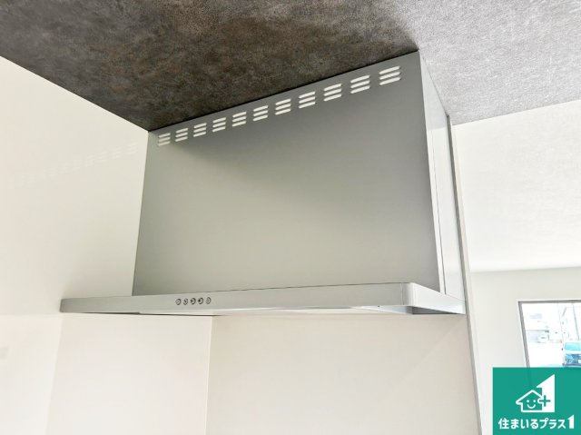 小野市神明町　第1期　新築一戸建ての設備|汚れにくいスロットフィルタでお手入れラクラク！ＬＥＤ照明付き！