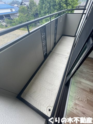【バルコニー】 | セジュール小泉Ⅱ | 外からの目が気にならないバルコニーで洗濯物が干せます