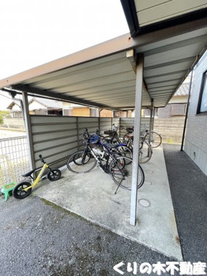 【その他】 | セジュール小泉Ⅱ | 屋根付き駐輪場