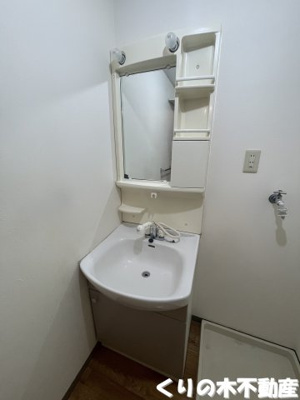 【洗面所】 | セジュール小泉Ⅱ | ゆったりとスペースのある洗面所