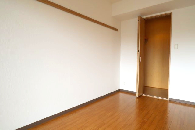 第1関根マンションの洋室