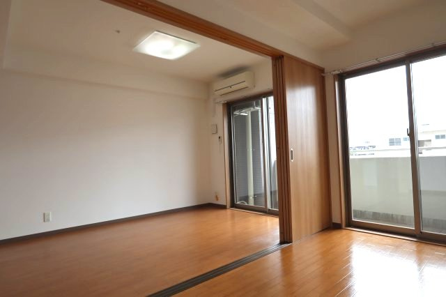 第1関根マンションの洋室