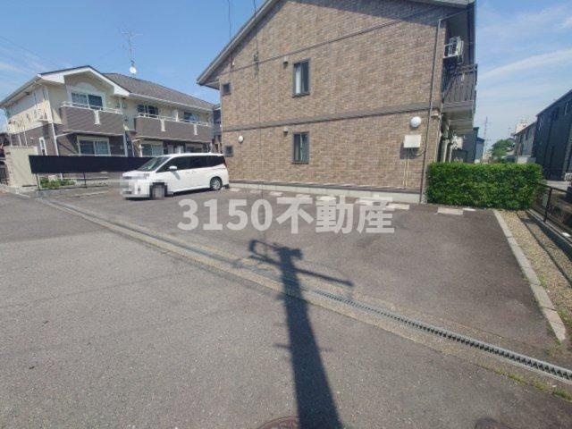 D’MAISON南塚の駐車場