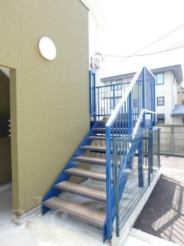 ゼフィルス西落合のエントランス|階段部分
