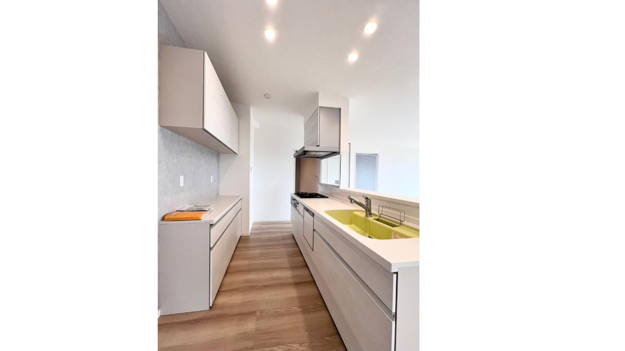 宝塚市雲雀丘山手1丁目　ファミリータイプ収益マンション　令和3年築　の玄関