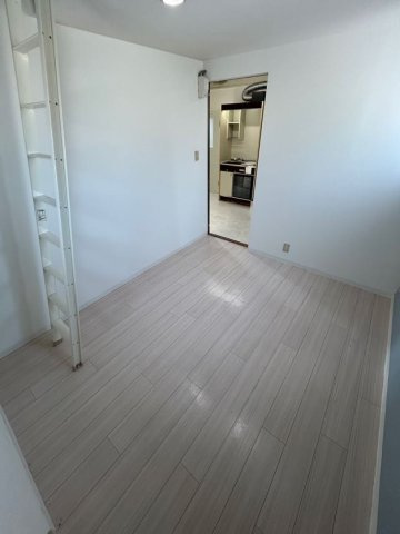 ジョイフル神戸の居間・リビング