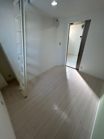 ジョイフル神戸の居間・リビング