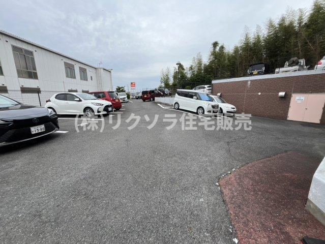 ランフォルセ寝屋川の駐車場|■物件内覧・資金計画相談・住宅ローン相談、リフォーム相談、お問合せ受付中■
※当日・翌日のご内覧、ご相談はお電話でのお問合せがスムーズです！
