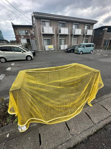 メゾン・Kの駐車場
