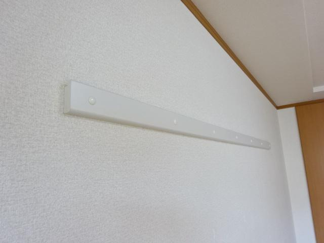 【設備】 | グランシャリオ一色 | ハンガー掛け（イメージ）
