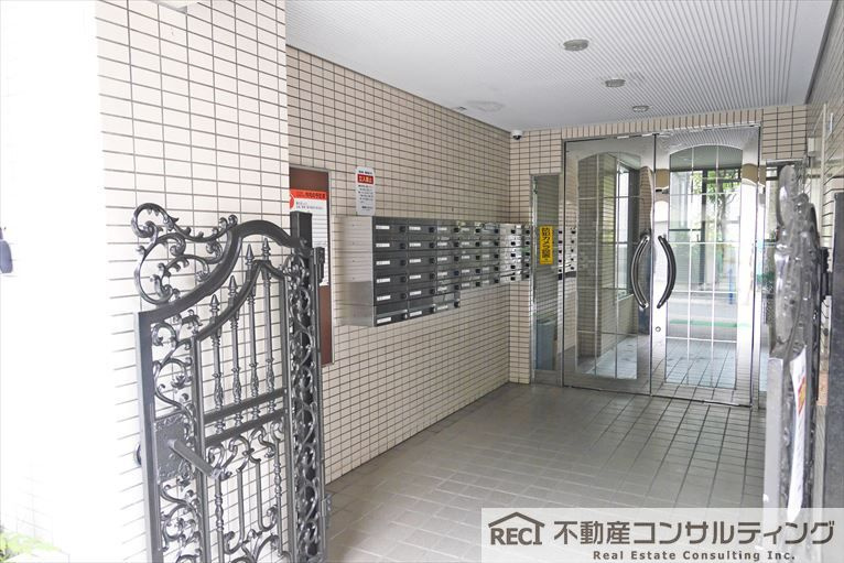 トーカンキャスティール六甲道のエントランス