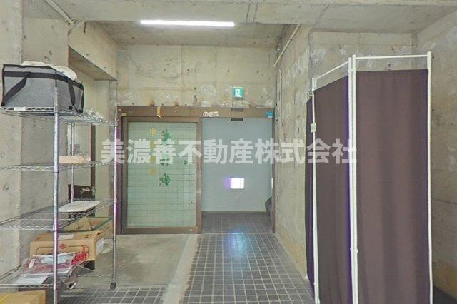 ６５３３７　岐阜市雄総桜町３丁目住居付き店舗のその他