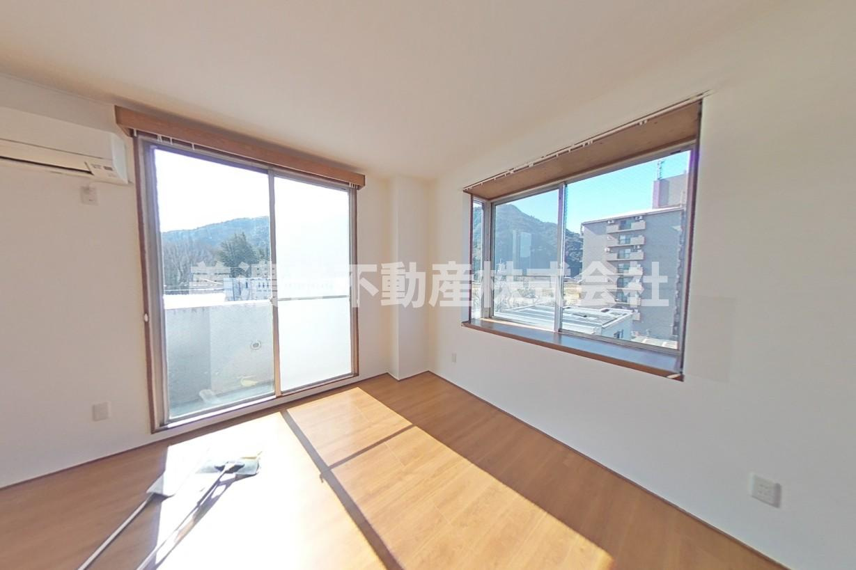 ６５３３７　岐阜市雄総桜町３丁目住居付き店舗の居間・リビング