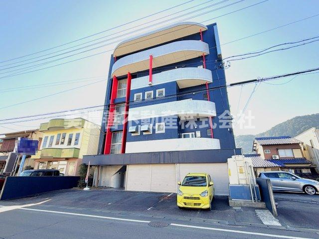 ６５３３７　岐阜市雄総桜町３丁目住居付き店舗