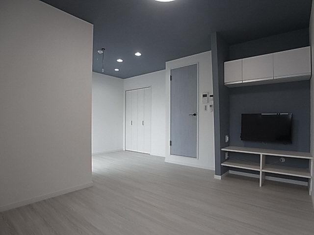 神戸市須磨区妙法寺字道正川のアパートの居間・リビング|リビング室内