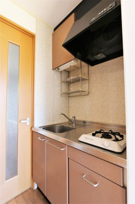 【キッチン】 | Cherie.no.ie | キッチン下の収納は手前に引き出して調理スペースとして使用可能です