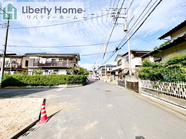 取手市西11期　新築戸建の前面道路含む現地写真