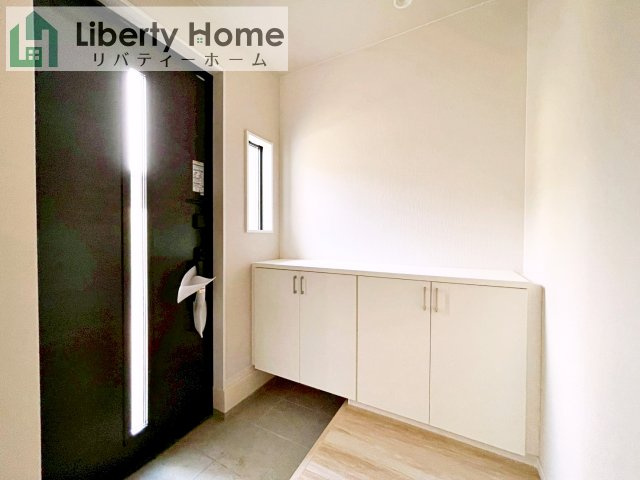 取手市西11期　新築戸建の玄関