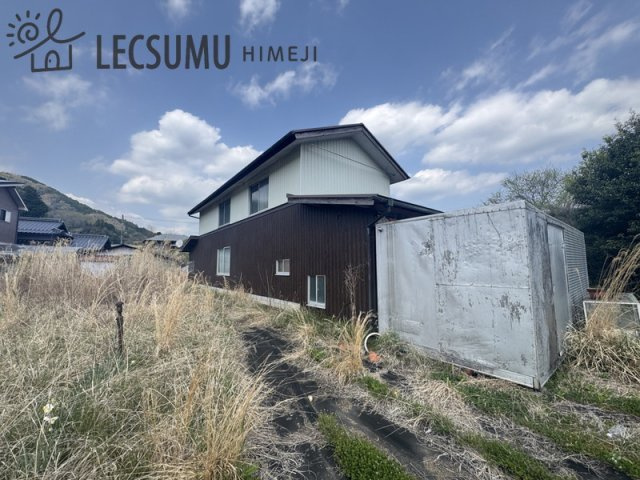 佐用郡佐用町宗行/中古戸建の前面道路含む現地写真