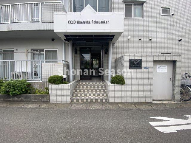 【エントランス】 | スーパー(3分)・コンビニ(4分)お買い物施設が点在しております。