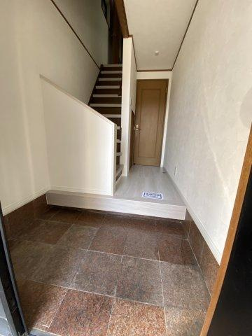 池之宮2丁目　中古一戸建ての玄関|■物件内覧・資金計画相談・住宅ローン相談、リフォーム相談、お問合せ受付中■
※当日・翌日のご内覧、ご相談はお電話でのお問合せがスムーズです！