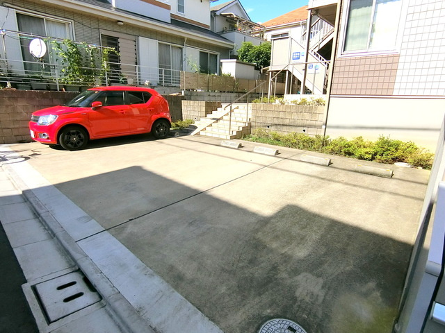 ソレイユ国立の駐車場|★敷地内駐車場★