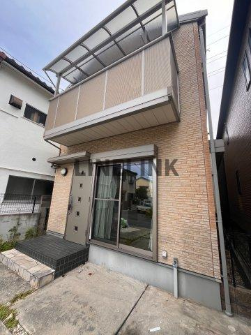 八尾市旭ヶ丘3丁目戸建のエントランス