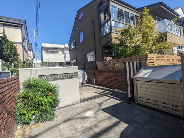 ボナヴィータ成城のエントランス