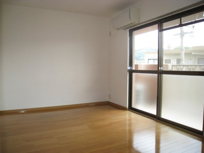 【洋室】 | ファミール山泉