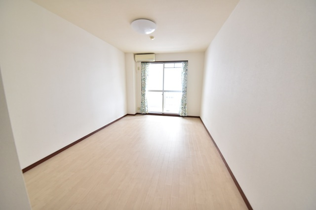 延広ビルの居間・リビング