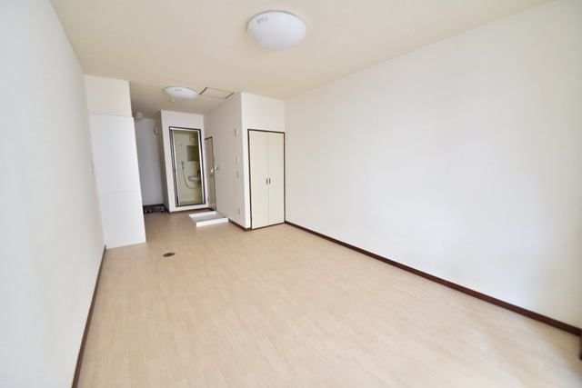 延広ビルの洋室