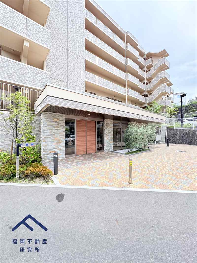 ベルヴィ香椎６番館のエントランス