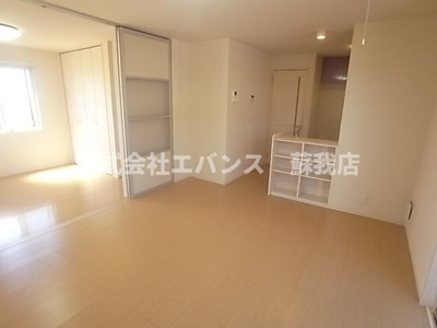 【居間・リビング】 | バニュルスV | リビングです