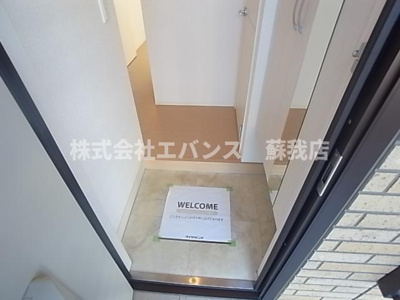 【玄関】 | バニュルスV | 明るい玄関です