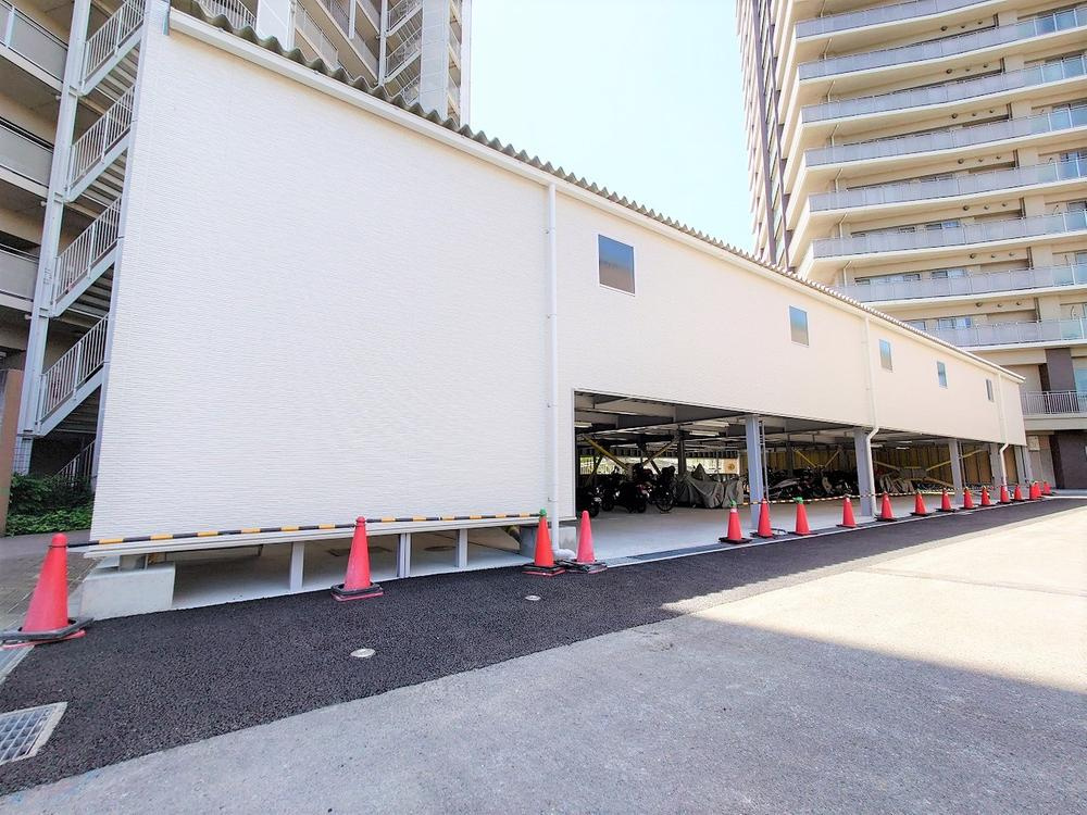 リバティパーク枚方B棟の駐輪場|■物件内覧・資金計画相談・住宅ローン相談、リフォーム相談、お問合せ受付中■
※当日・翌日のご内覧、ご相談はお電話でのお問合せがスムーズです！