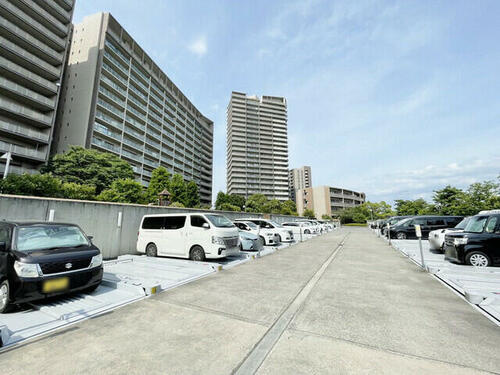 リバティパーク枚方B棟の駐車場|■物件内覧・資金計画相談・住宅ローン相談、リフォーム相談、お問合せ受付中■
※当日・翌日のご内覧、ご相談はお電話でのお問合せがスムーズです！